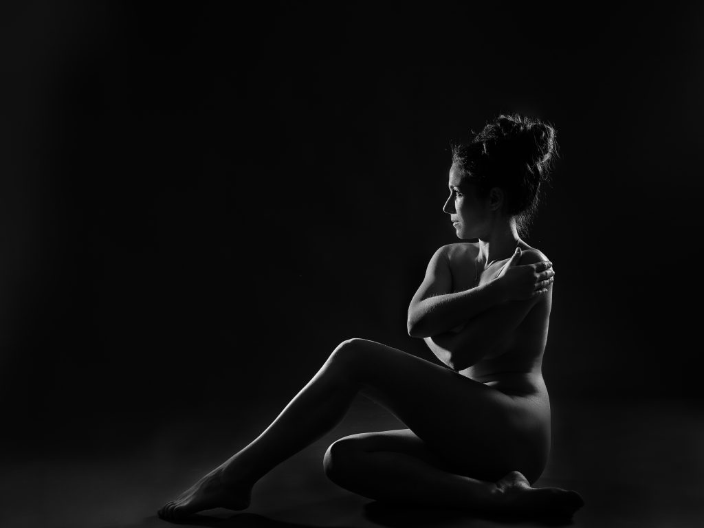Photographe boudoir Fontainebleau 77 - séance intime en lumière naturelle